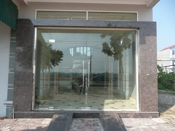 cửa kính bản lề sàn 07