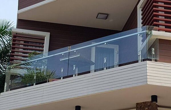 lan can kính cường lực 03