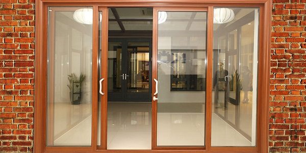 cửa nhôm xingfa vân gỗ