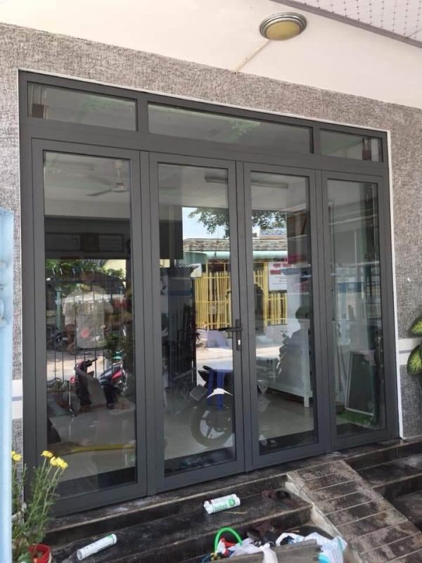 cửa đi mở quay 4 cánh xingfa