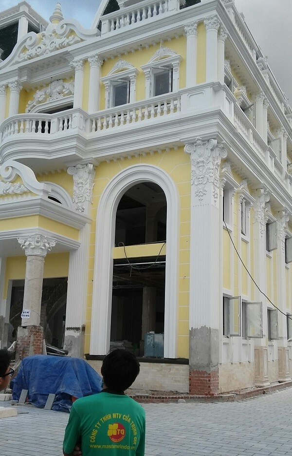 Cua Nhom Xingfa Nhap Khau 02 (1)