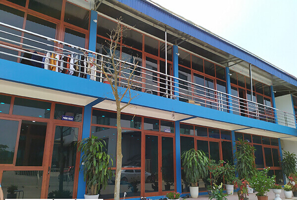 Cua Nhom Xingfa Van Go 01 (1)